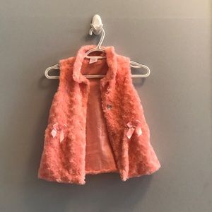 Young hearts pink vest size 6 with pink bows